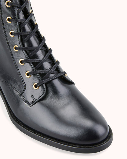 FIBI FLAT BOOT